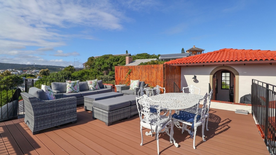 6 Bedroom Property for Sale in Kingfisher Creek Western Cape